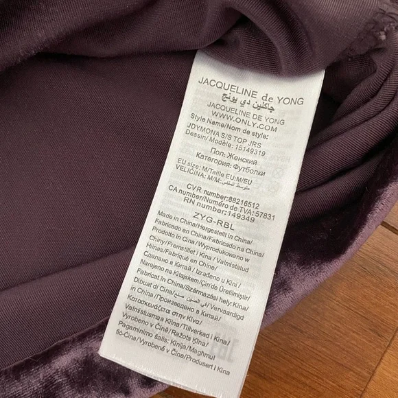 ❌SOLD❌ JACQUELINE de YONG Crushed Velvet Crop - Picture 7 of 11